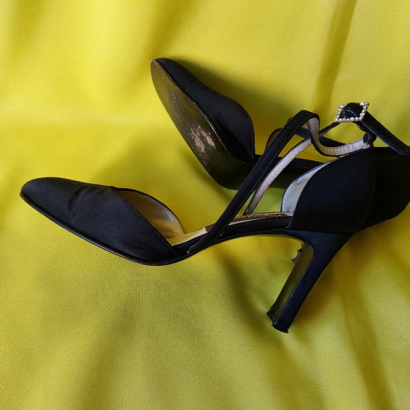 Vintage Leather Black Fabric by INGLEDEWS Spanish Collection Size 7B - Picture 4 of 10